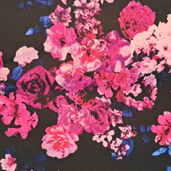 Torrid Gauze Split Front Pullover Top floral torrid size 2 - Picture 3 of 7